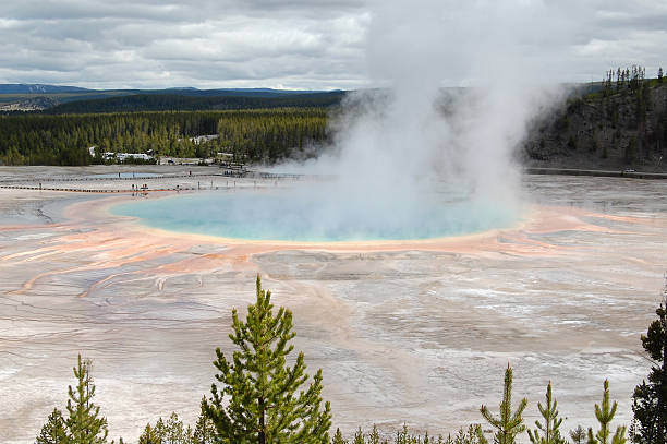 istock Grand Primatic Spring Midway Geyser Basin Yellowstone National Park 187268310