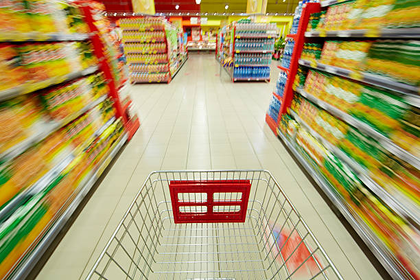 istock Moving along supermarket 187273350