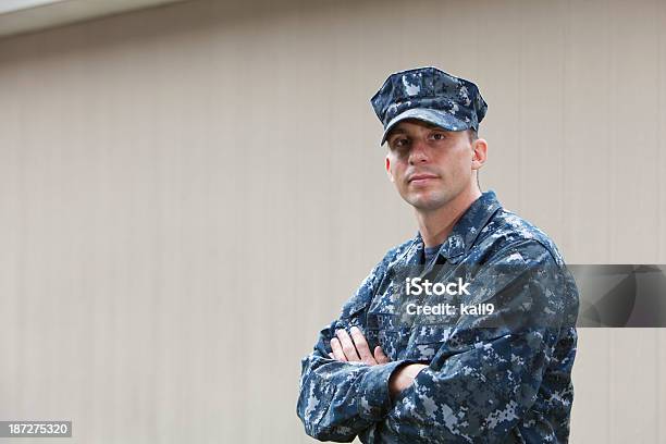 Homem De Serviço - Fotografias de stock e mais imagens de Marinha Americana - Marinha Americana, Profissão Militar, Marinha