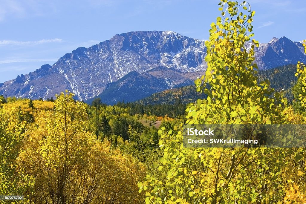 Crystal Creek otoño - Foto de stock de Acantilado libre de derechos