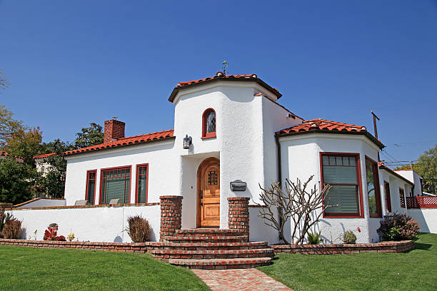 istock Suburban house on a sunny day 187289504