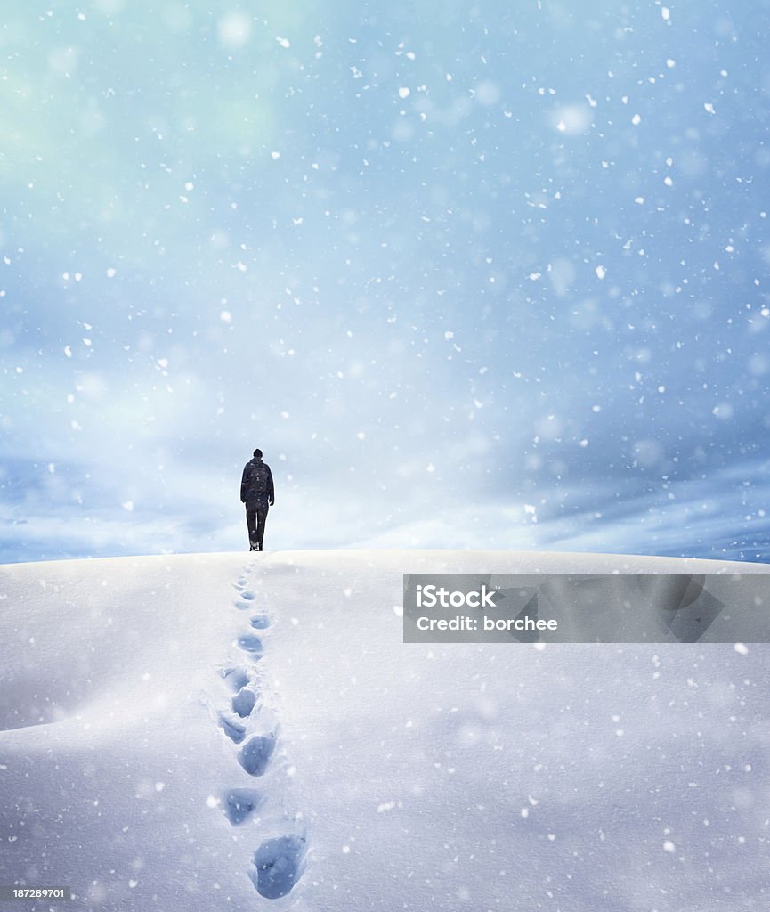 Inverno a piedi - Foto stock royalty-free di Neve