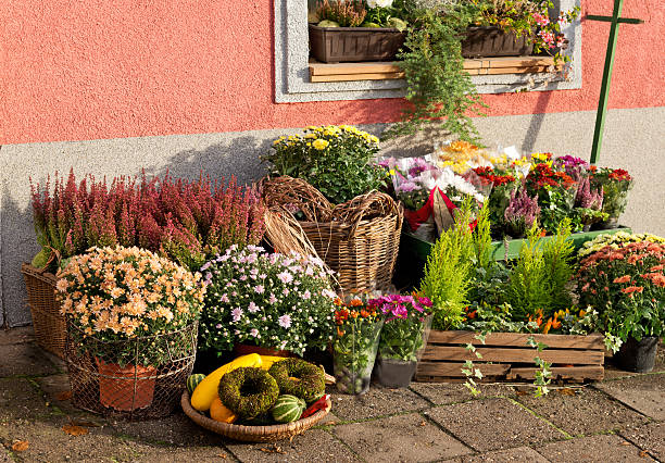 istock outside florist shop 187289850