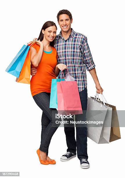 Casal Segurando Sacos De Comprasisolada - Fotografias de stock e mais imagens de Casal - Casal, Fazer Compras, Comércio - Consumismo