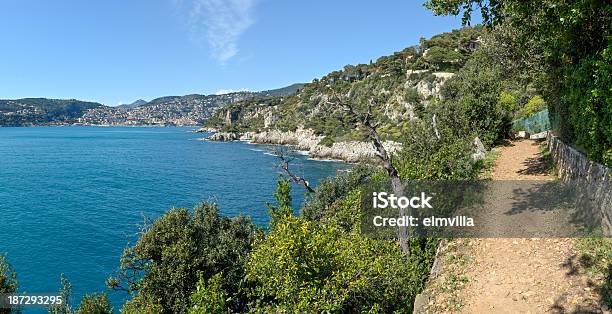 Photo libre de droit de Villefranche Bay Du Sentier De Cap Ferat banque d'images et plus d'images libres de droit de Baie - Eau - Baie - Eau, Bleu, Ciel