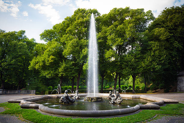 istock Fountain at base of Friedensengel in Munich, Germany 187296158