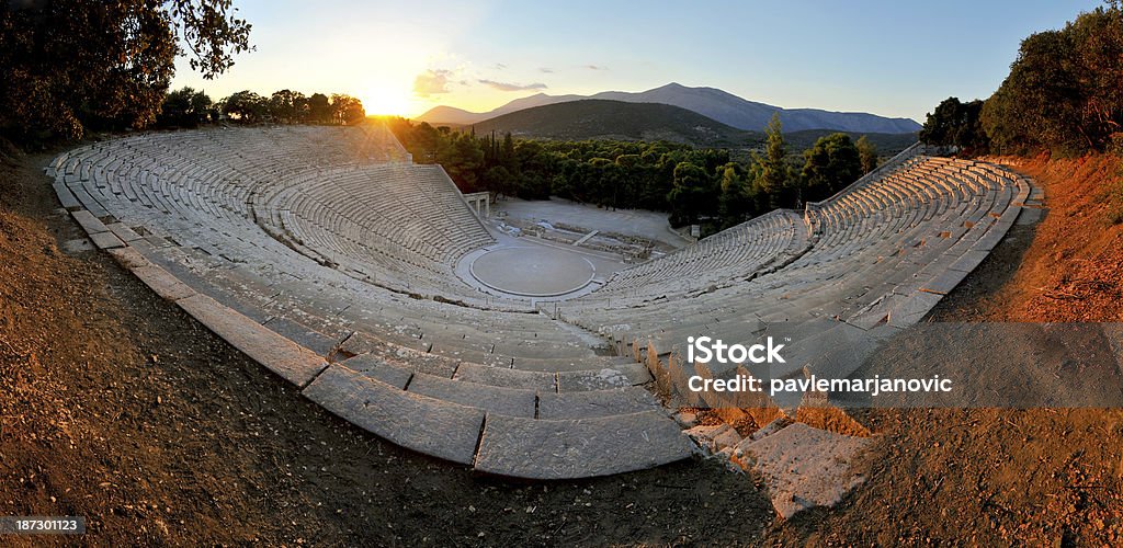 Antico Teatro Epidauro - Foto stock royalty-free di Antico - Condizione