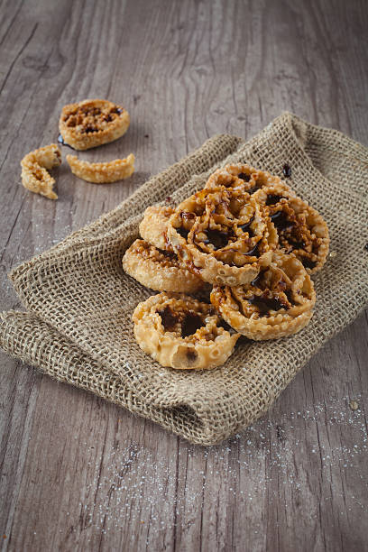 istock Cartellate, typical italian pastries 187304351