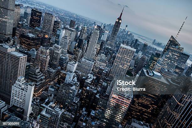 New York Stockfoto und mehr Bilder von Abenddämmerung - Abenddämmerung, Ansicht aus erhöhter Perspektive, Dunkel