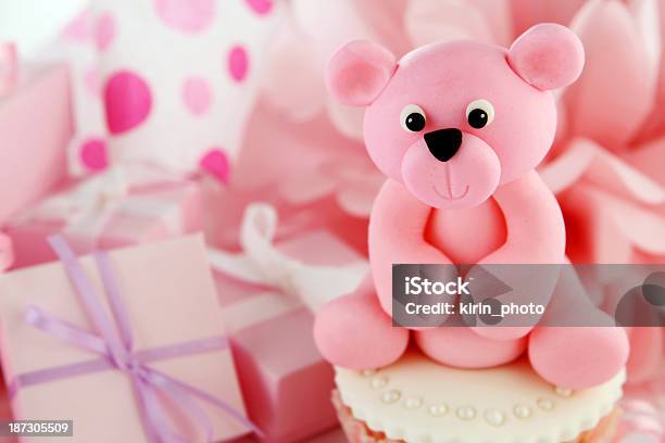 Fiesta Prenatal Foto de stock y más banco de imágenes de Cumpleaños - Cumpleaños, Figurita para la torta de boda, Osito de peluche