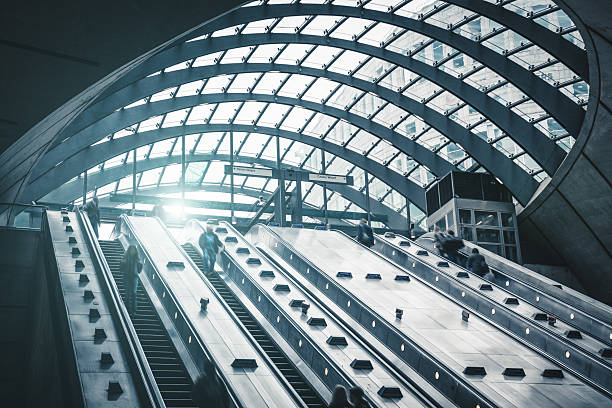 istock Commuter going to work at Canary Wharf Station 187307584