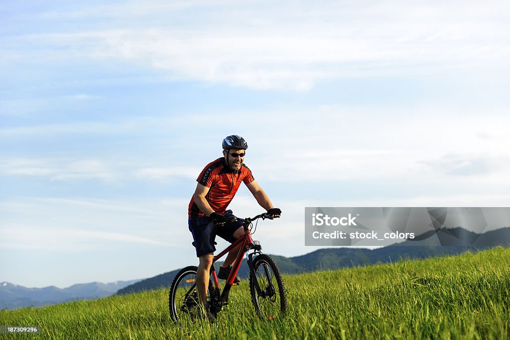 Homme équitation de vélo - Photo de Activité libre de droits