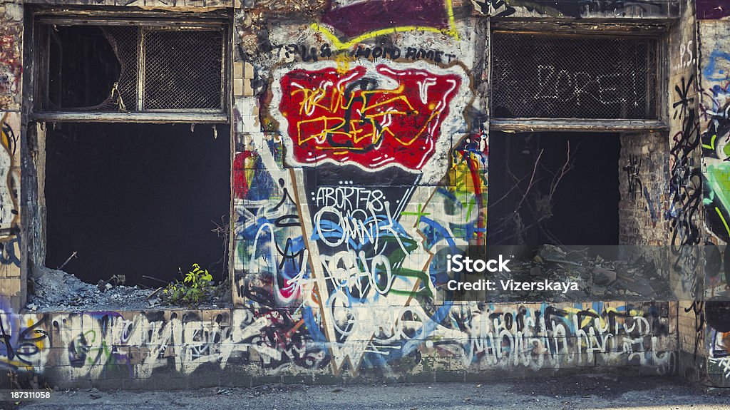 graffitti im veraltet Gebäude - Lizenzfrei Streetart Stock-Foto