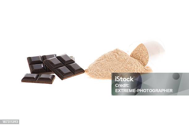 Due Forme Di Chocholate - Fotografie stock e altre immagini di Bevanda proteica - Bevanda proteica, Cibi e bevande, Cioccolato