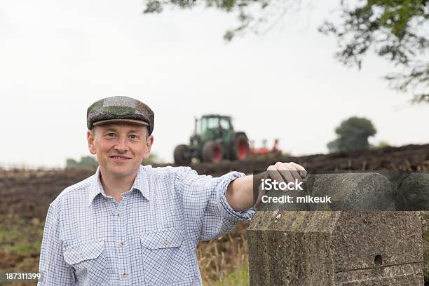 Medio Invecchiato Uomo Lavoratore Agricolo Allaperto Nello Yorkshire Inghilterra - Fotografie stock e altre immagini di Adulto in età matura