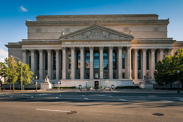 архивы соединенных штатов в вашингтоне, �округ колумбия. - neo classical architecture стоковые фото и изображения