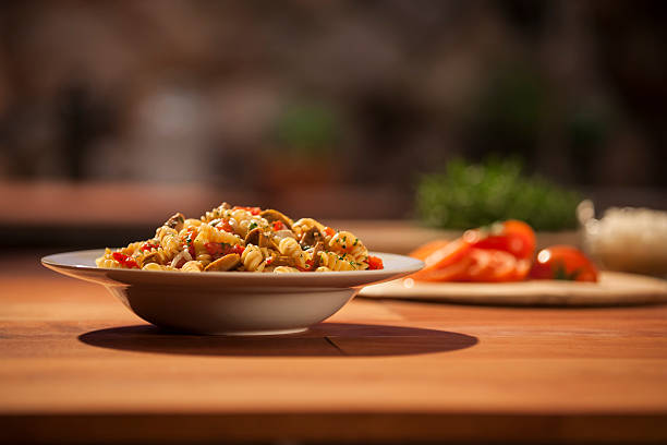 Puchar z Korkociąg Penne pasta primavera fusilli – zdjęcie