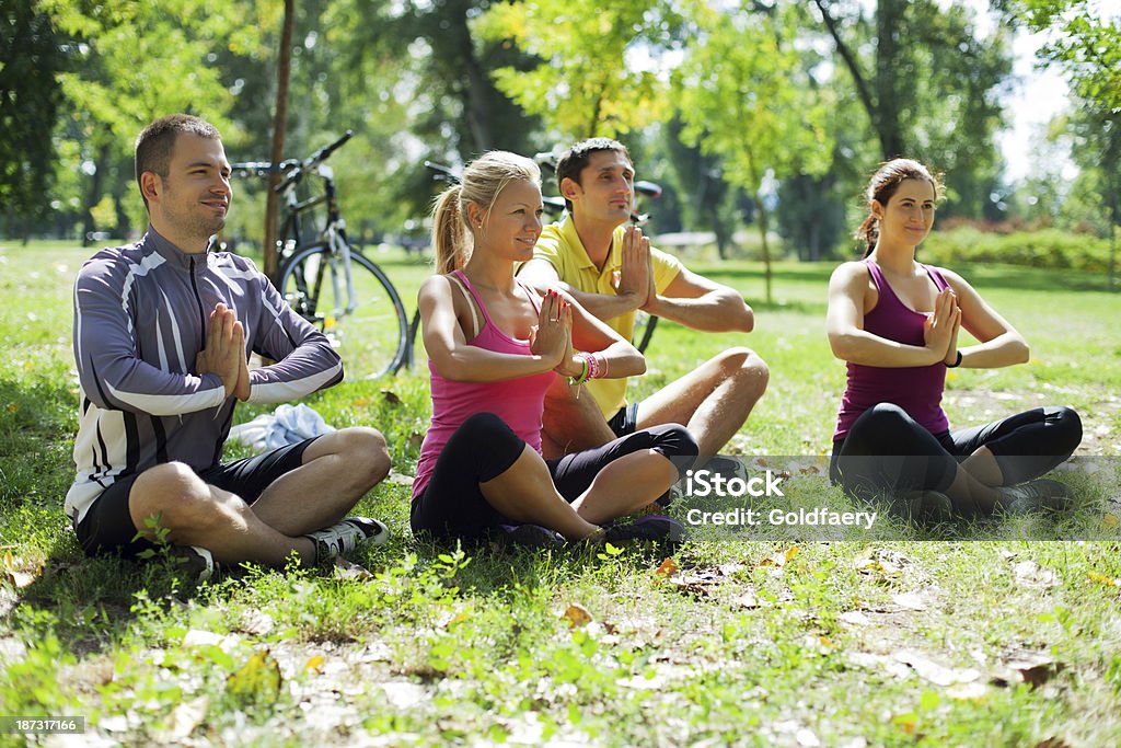 Yoga in der Natur - Lizenzfrei Entspannung Stock-Foto