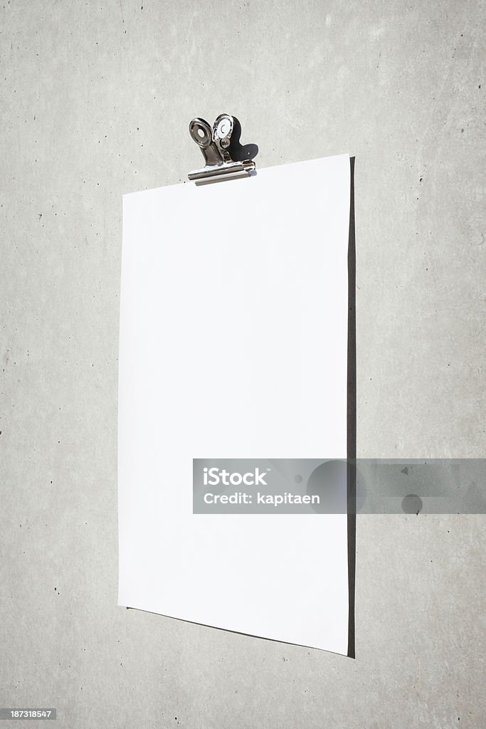 Papel em branco na Parede de Cimento - Royalty-free Betão Foto de stock