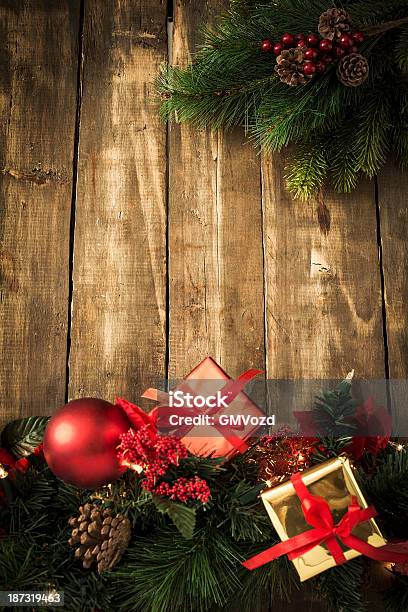 Foto de Decoração De Natal Fundo Com Ornamentos e mais fotos de stock de Bola de Árvore de Natal - Bola de Árvore de Natal, Decoração, Decoração de Natal