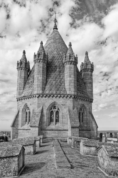 istock Cathedral of Evora 1873197671