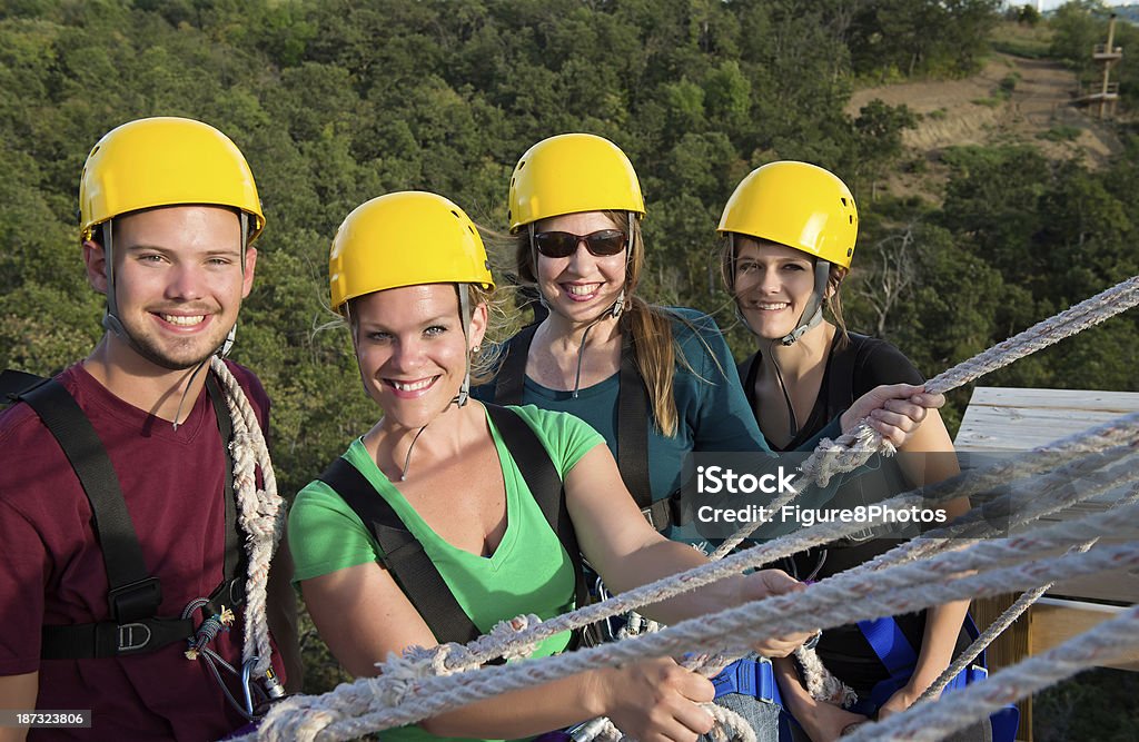 Tirolesa e amigos - Foto de stock de Abseiling royalty-free