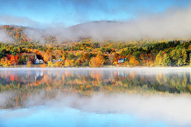 istock Autumn in New Hampshire 187325172