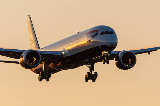 보잉 787 드림라이너 영국항공이 이른 아침 런던 히드로 공항에 접근하고 있습니다. - boeing 787 air vehicle travel business travel 뉴스 사진 이미지