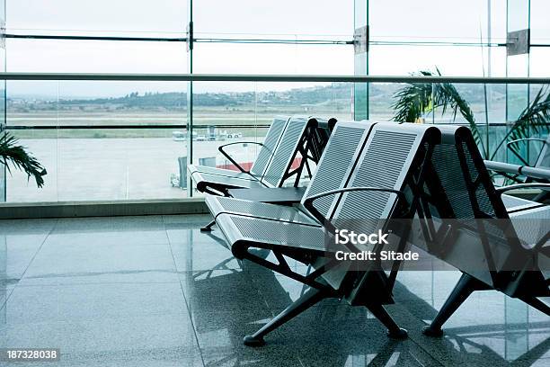 Posti In Airport Lounge - Fotografie stock e altre immagini di Aeroplano - Aeroplano, Aeroporto, Ambientazione interna