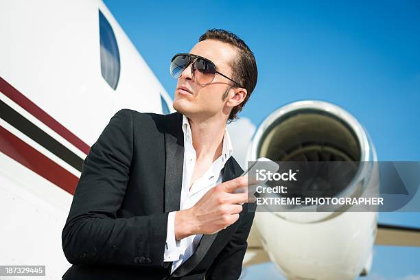 男性の空港 - コミュニケーションのストックフォトや画像を多数ご用意 - コミュニケーション, サングラス, スーツ