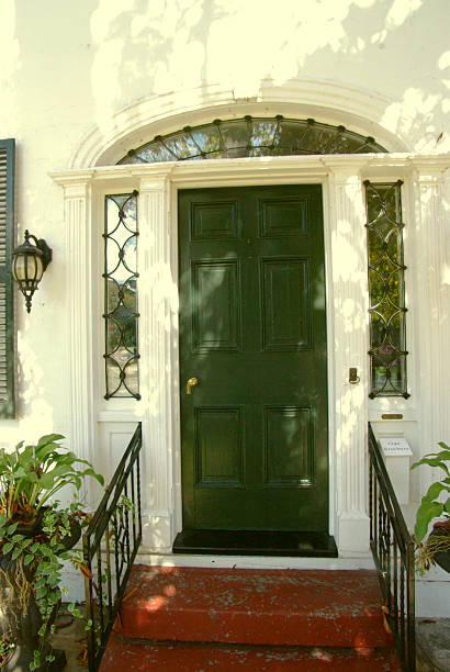istock Old house entrance 187330805