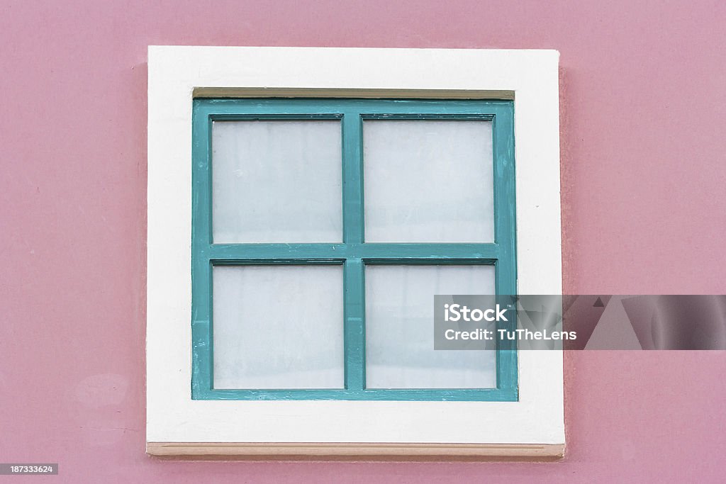 Verde ventana de madera - Foto de stock de Aire libre libre de derechos