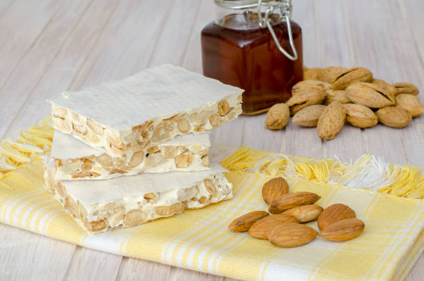 жесткий классический turron - torrone стоковые фото и изображения