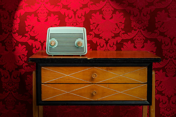 istock Old radio on desk 187336229