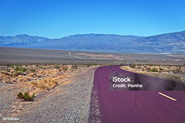 Trona Wildrose Road W Panamint Valley Kalifornia Usa - zdjęcia stockowe i więcej obrazów Asfalt