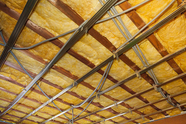 istock Fiberglass Roof Insulation 187338568