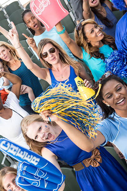 istock Sports Fans Cheering 187339876