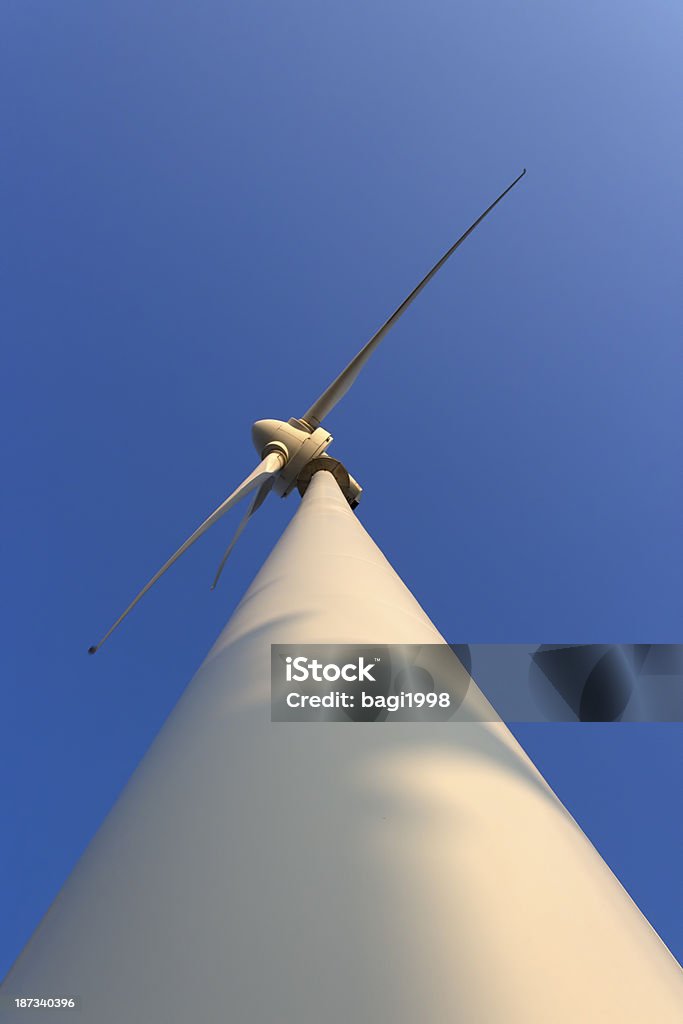 Mulini a vento che generano energia - Foto stock royalty-free di Ambientazione esterna