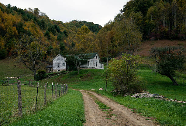 istock Old house in countryside 187343287