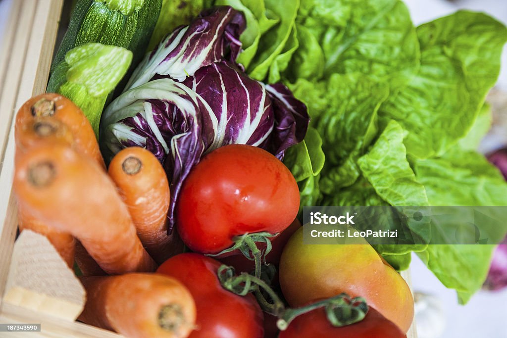 Korb mit Gemüse und Salaten - Lizenzfrei Bildschärfe Stock-Foto