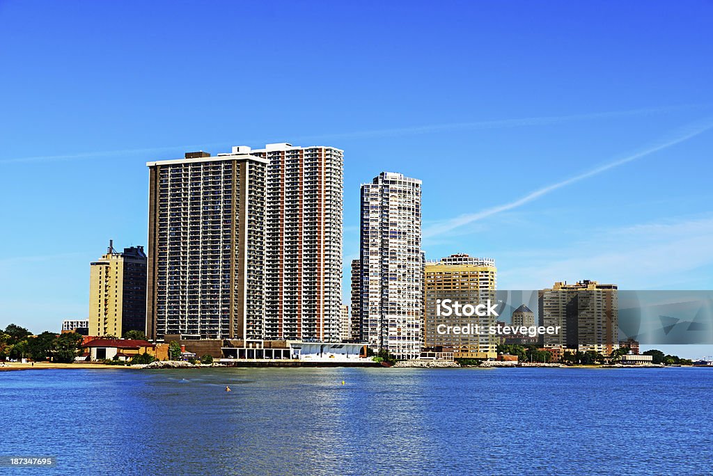 Apartamento con vista al lago Michigan, en los edificios de Chicago - Foto de stock de Chicago - Illinois libre de derechos