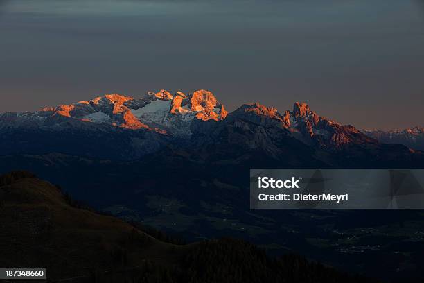 Widok Do Dachstein - zdjęcia stockowe i więcej obrazów Alpenglow - Alpenglow, Alpy, Austria