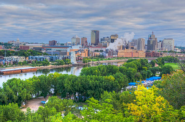 istock St Paul on an autumn morning 187351705