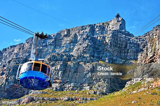 De Table Mountain Cable Foto de stock y más banco de imágenes de Monte Table - Monte Table, Ciudad del Cabo, Coche de teleférico