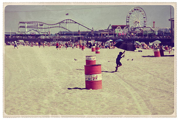 molo w santa monica-vintage kartka pocztowa - santa monica santa monica beach beach california zdjęcia i obrazy z banku zdjęć