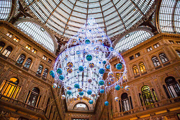 Árvore de Natal Decoração em Nápoles, Itália - fotografia de stock