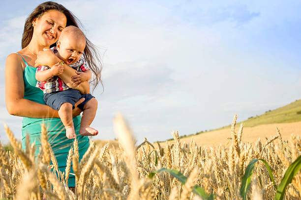 istock Woman with baby 187364505