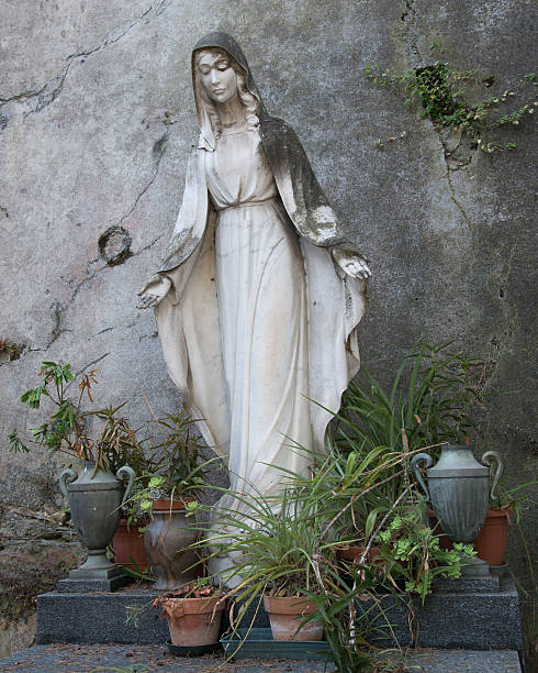 madonna, virgin - basement monument church marble fotografías e imágenes de stock