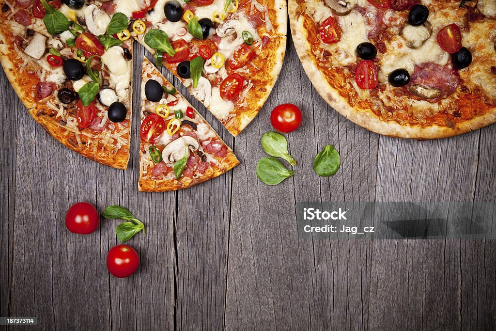 pizza italiana - Foto de stock de Al horno libre de derechos