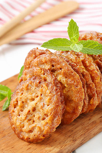 istock Pile of Kletskoppen cookies 187376298